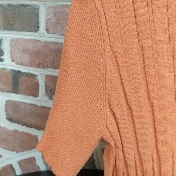Sweater - Picture 4 of 6